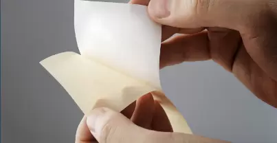 标签脱落、字迹模糊?是时候换个抗造的合成纸了